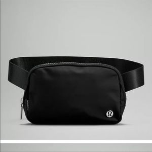 🖤🖤everywhere belt bag🖤🖤